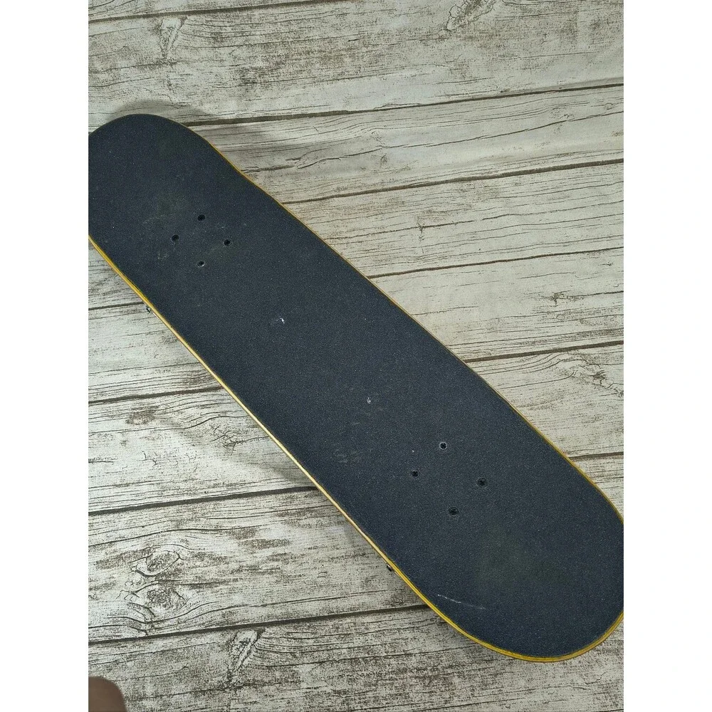 Undefined grip wear tape